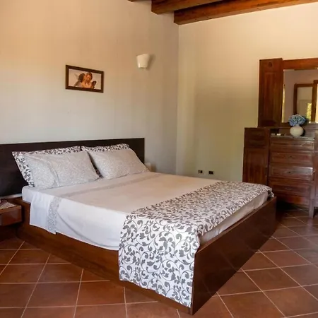 Casa Borgo Parrini Партинико